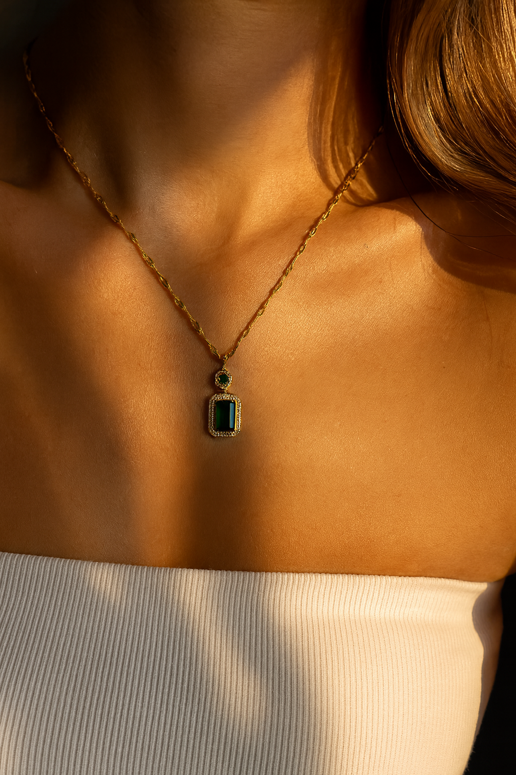 Vintage Emerald Halo Necklace-Ruvanya