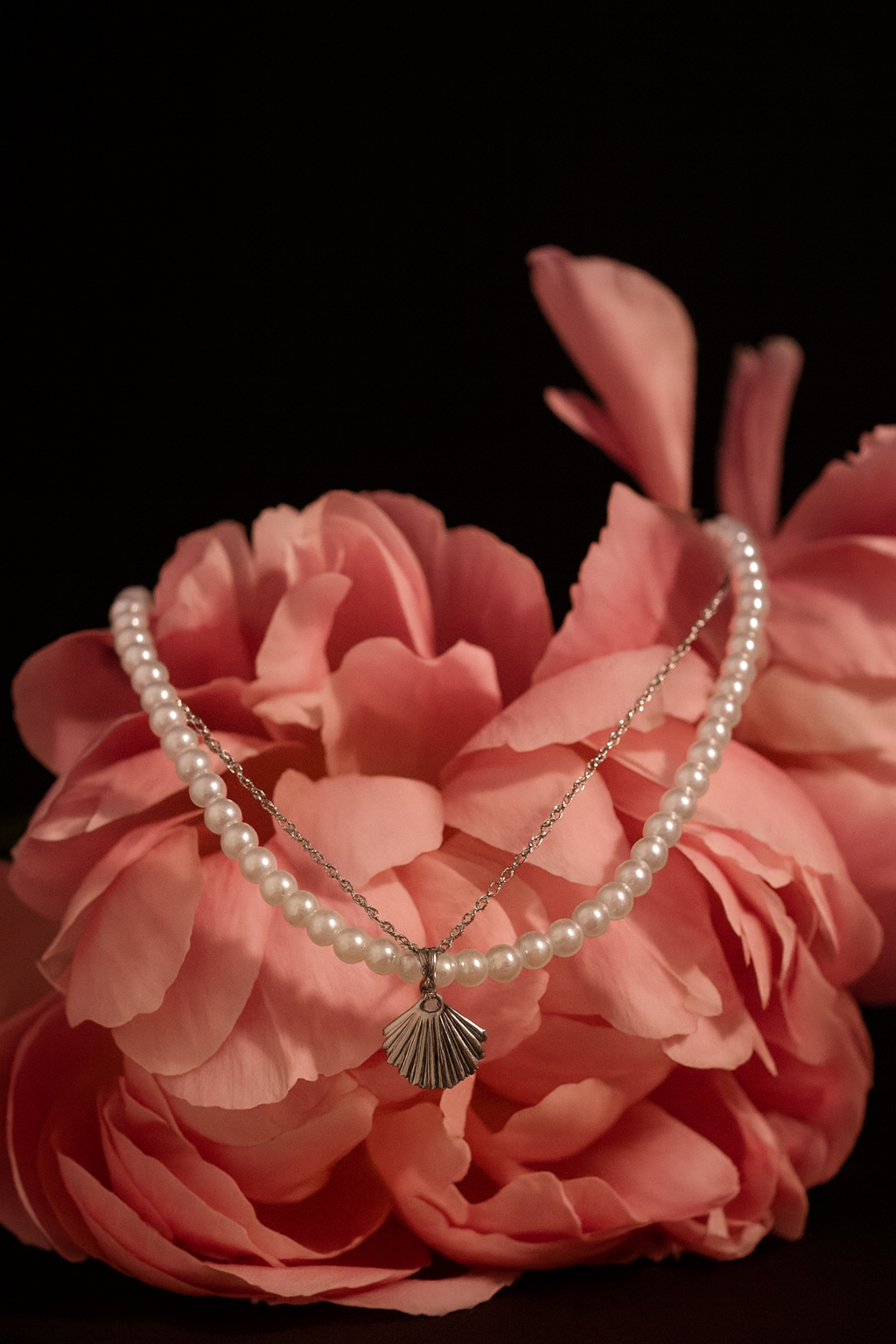 Seashell and Pearl Beaded Necklace-Ruvanya