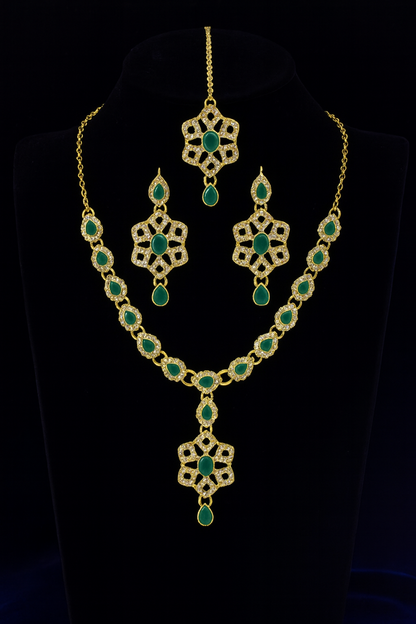 Rajwada Emerald Kundan Jewelry Set-Ruvanya