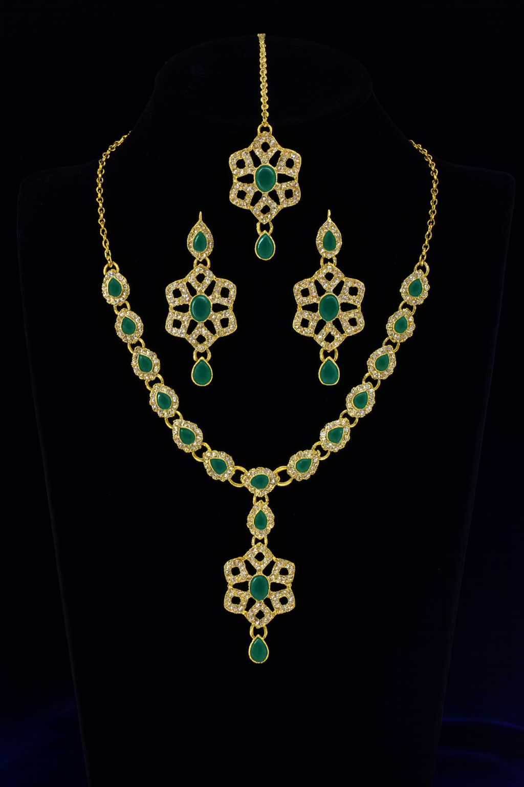 Rajwada Emerald Kundan Jewelry Set-Ruvanya