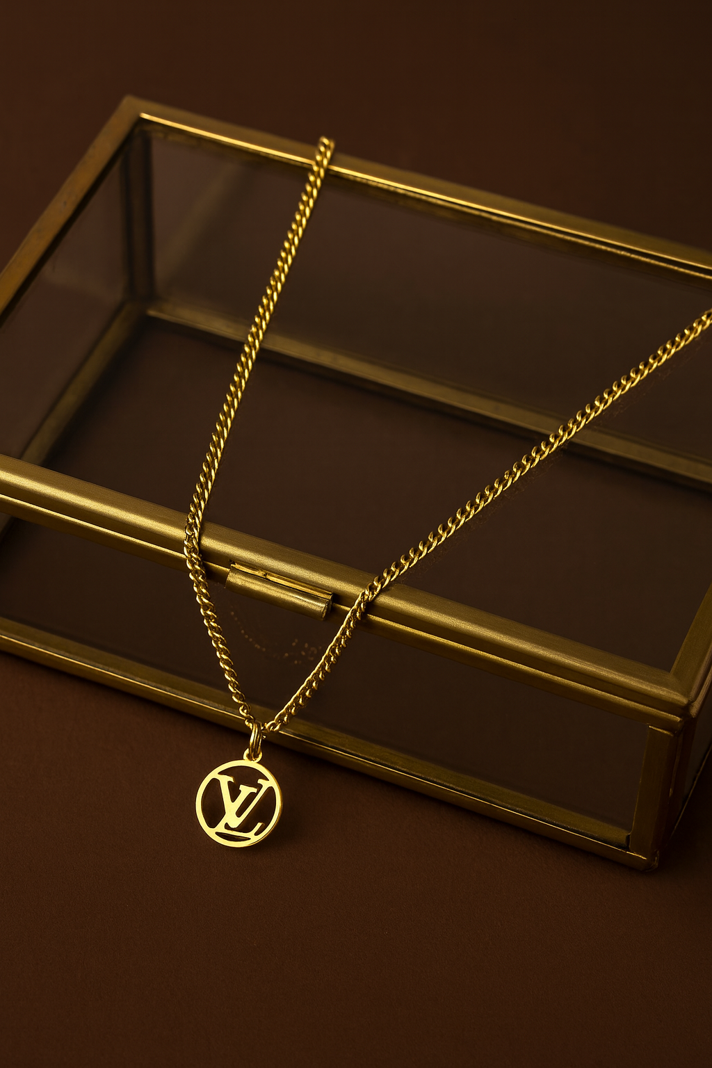Minimalist  LV Disc Pendant Necklace-Ruvanya