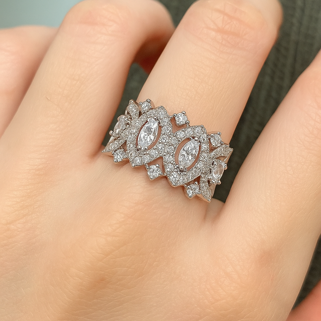 Luxury Emerald Green Zircon Ring-Ruvanya